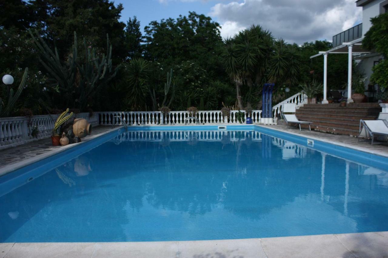 B&B La Marchesa Sant' Anastasia Bagian luar foto